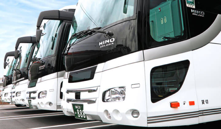 There is a free shuttle bus from Gujo-Hachiman and Takayama stations, so it's easy even by train!